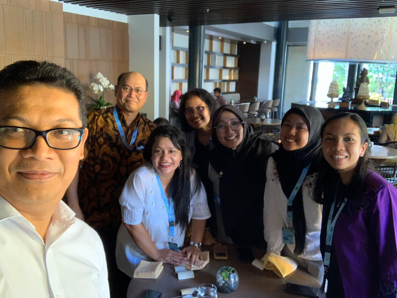 M Zuulficar Mochtar dan Muhammad Lukkman berserta kolega di Bali