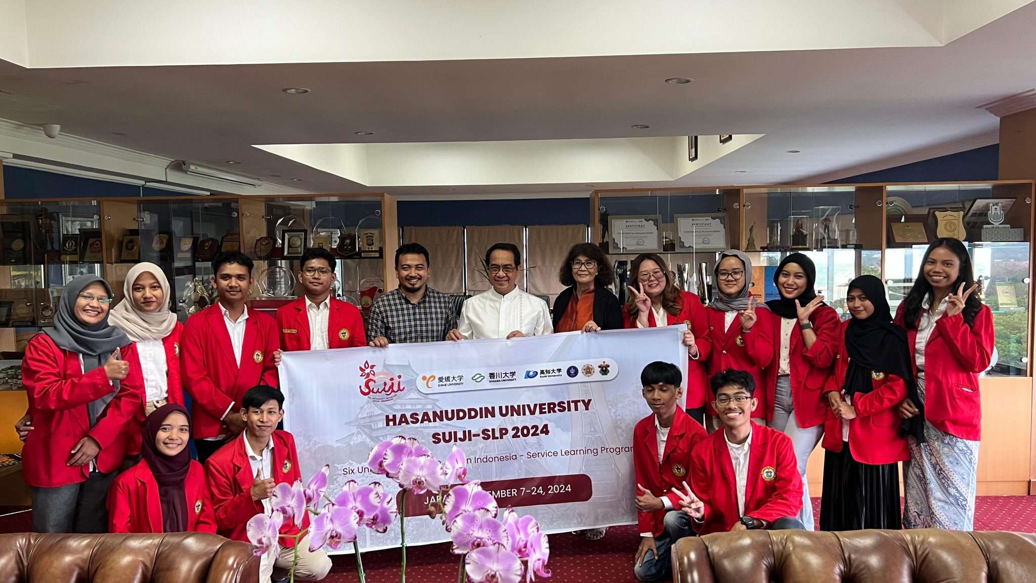 Rektor Unhas Lepas 13 Mahasiswa Program SUIJI-SLP ke Jepang - PELAKITA.ID