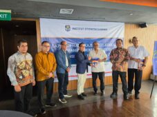 b48e40d0-0058-411a-9300-fefe9851f38c